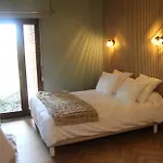 A L'esquirot Bed & Breakfast *