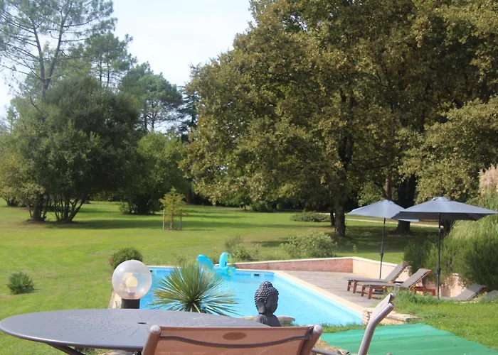 A L'esquirot Bed & Breakfast Gabarret