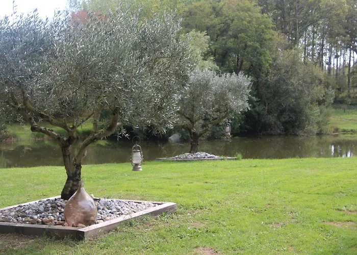 A L'esquirot Bed & Breakfast Gabarret